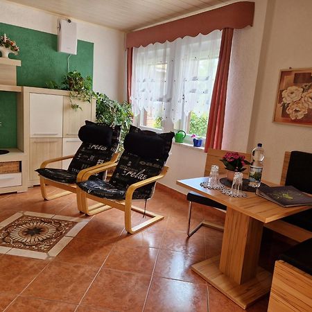 Ferienwohnung Am Oepitzer Berg Pößneck Екстериор снимка