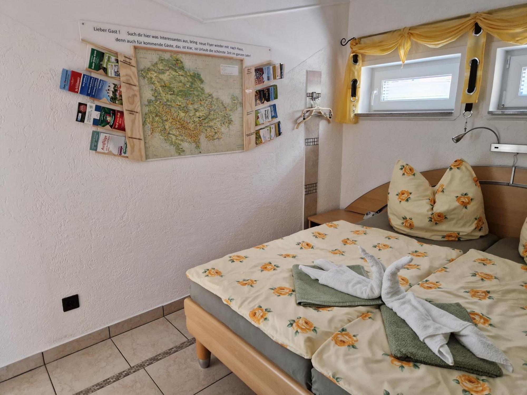 Ferienwohnung Am Oepitzer Berg Pößneck Екстериор снимка